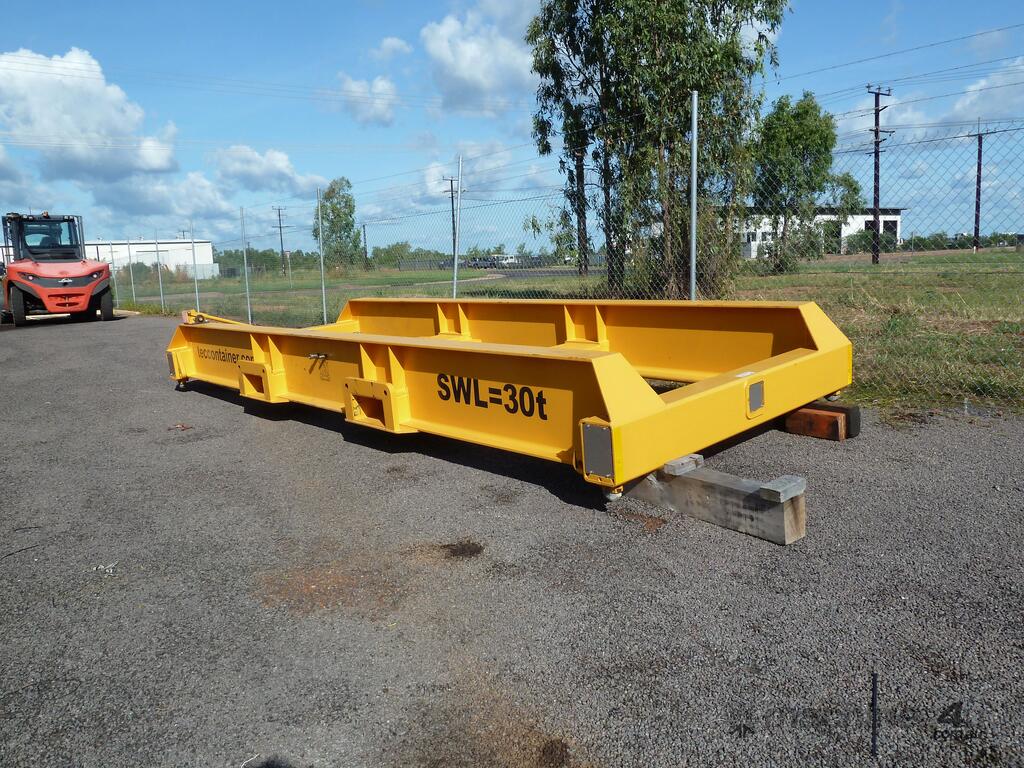 20 ft Top Lift Spreader $15,840 INC GST