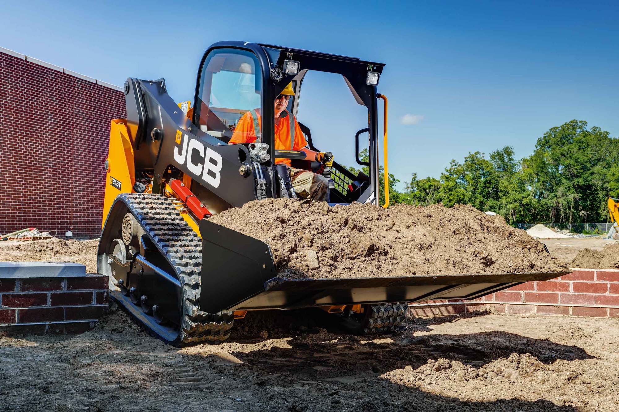 210T COMPACT TRACK LOADER